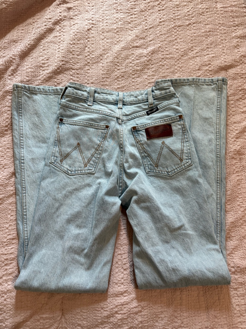 Wrangler High Rise Bootcut - Picture 2 of 2
